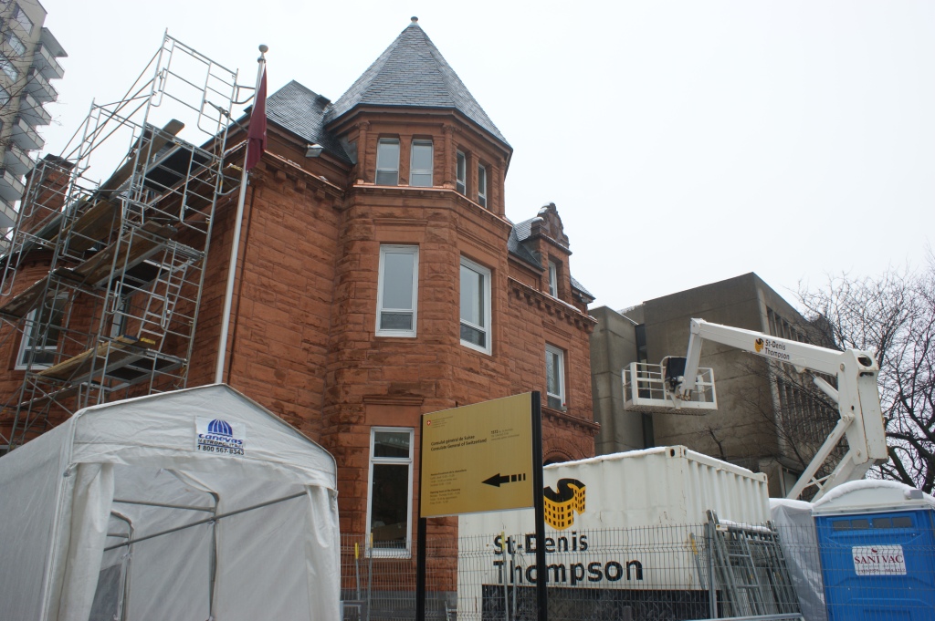 Le consulat général de suisse à Montréal est en pleine rénovation.